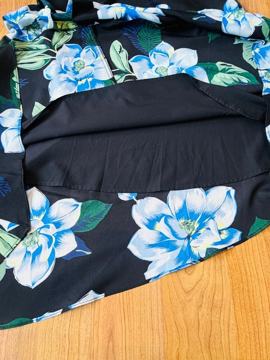 Banana Republic Women’s Black Asymmetrical Midi Floral Pattern Dress Size 2 - Picture 8 of 10